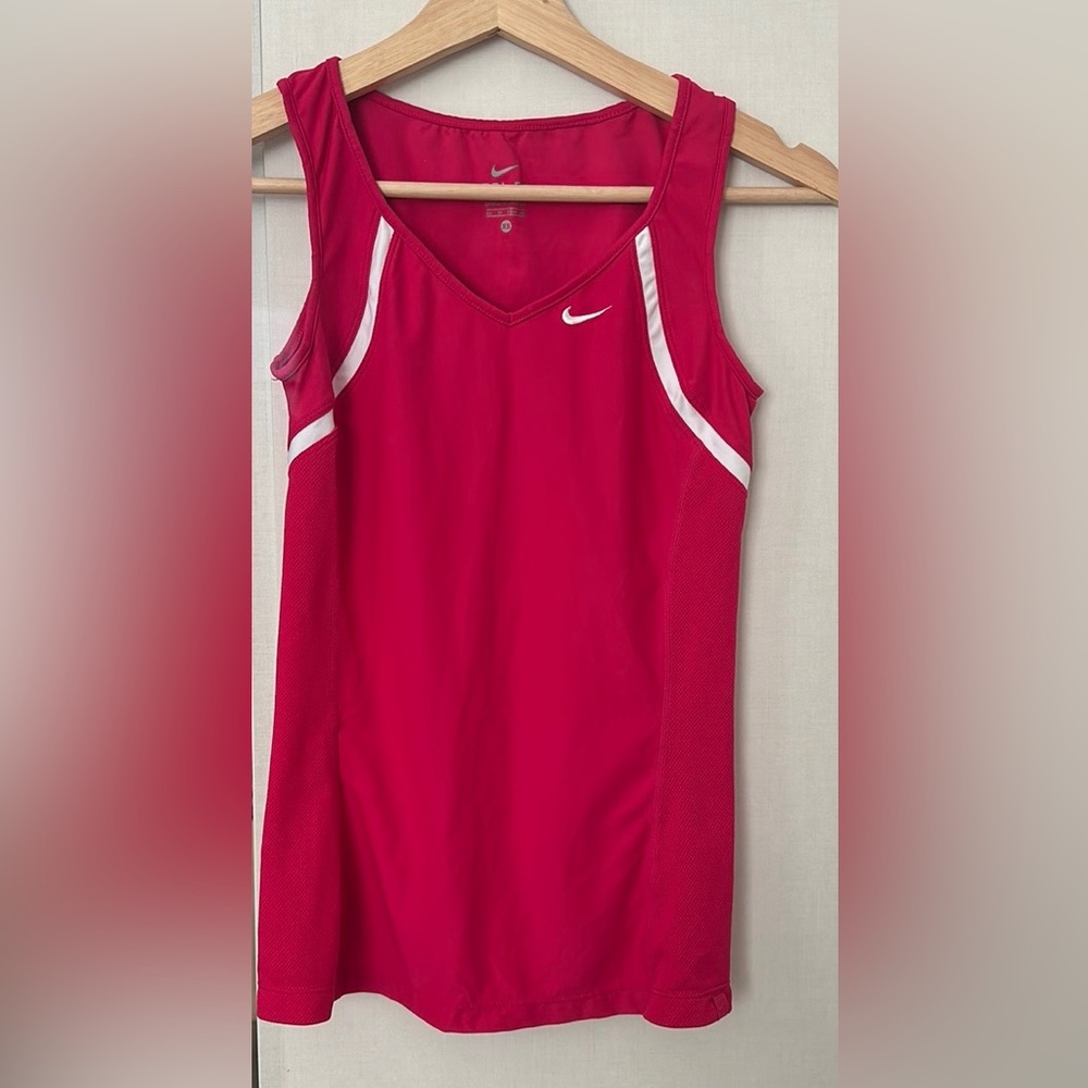 Nike top